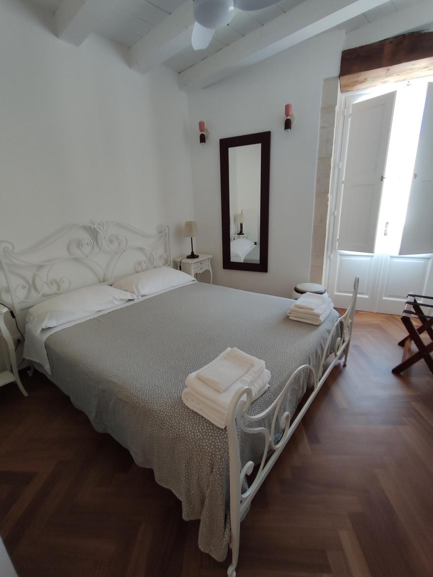 La Via Della Giudecca Bed & Breakfast Syracuse Bagian luar foto