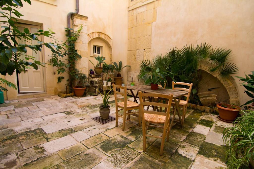 La Via Della Giudecca Bed & Breakfast Syracuse Bagian luar foto