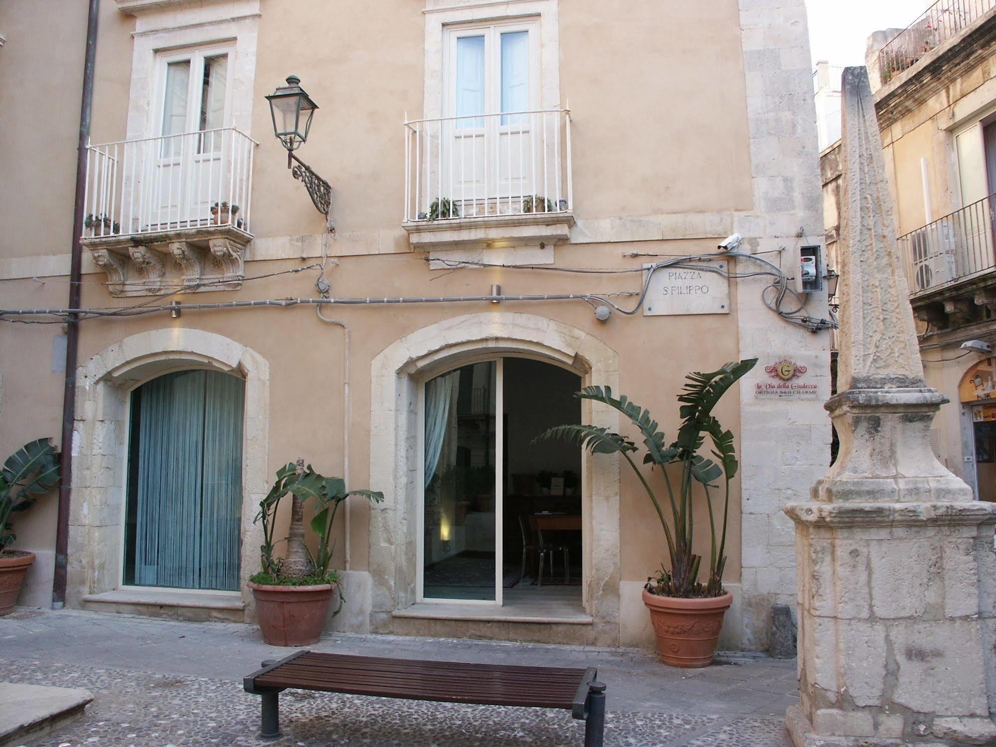 La Via Della Giudecca Bed & Breakfast Syracuse Bagian luar foto